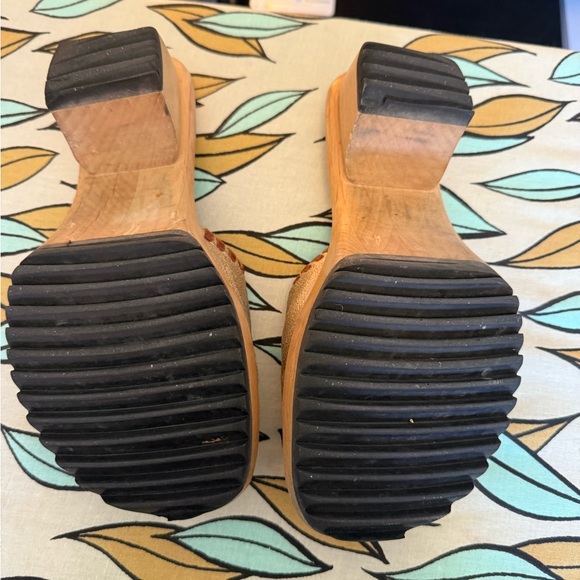 Vintage Jim Barnier Gold Leather Mules size 6 - Picture 6 of 7